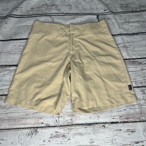 Patagonia Pants - Patagonia Cream Women Shorts Size 8